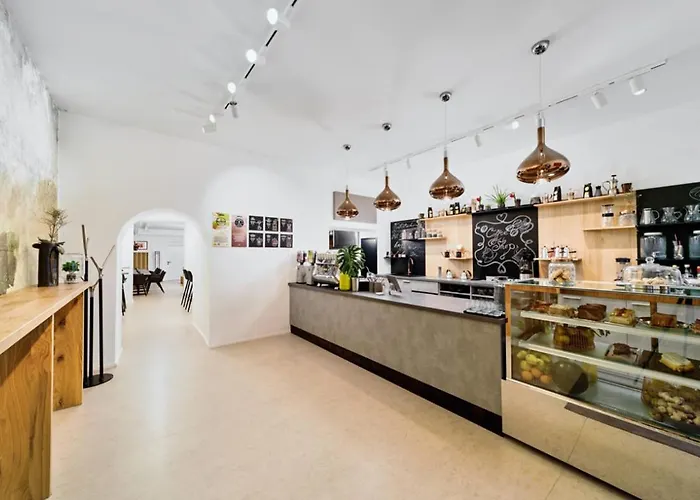 Beenie 6 Panzió Linz